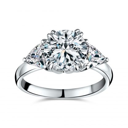 ROUND BRILLIANT WITH TRILLION RING
